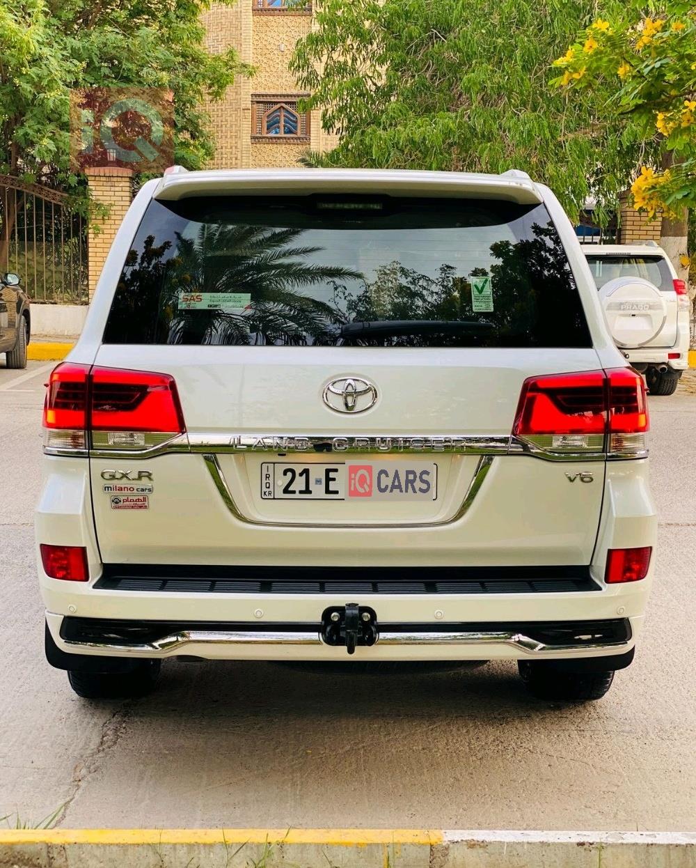 تۆیۆتا لاند کروزەر